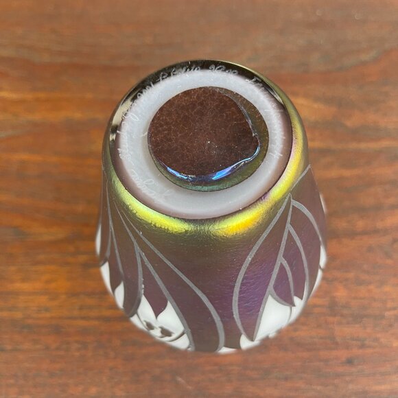 Zellique Studios Phyllis Polito Art Glass Iridescent Cameo Floral Vase - Picture 3 of 5